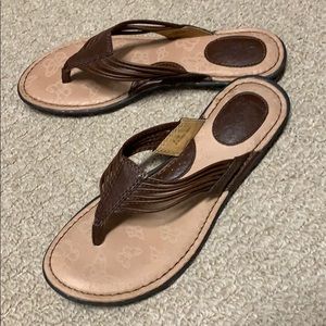 Born concepts sandals size 8 -new without tags